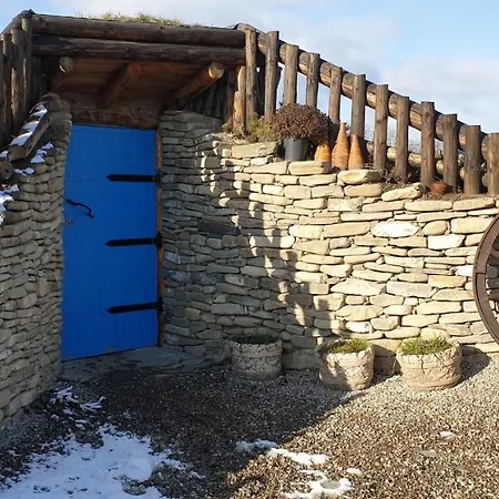 Resort Valea Celor Doisprezece Piriu Dobreni